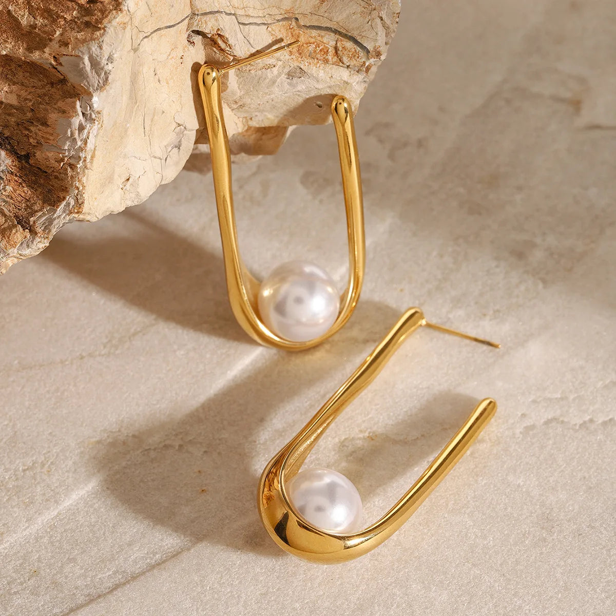 Brinco Banhado a Ouro 18k Argola com Pérola - Seraphine