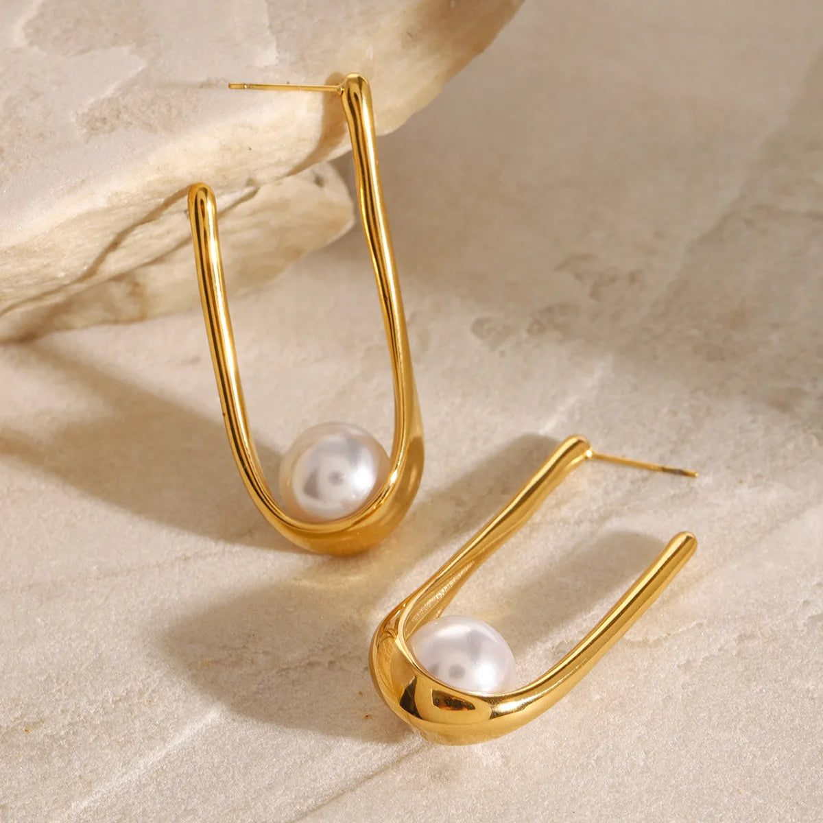 Brinco Banhado a Ouro 18k Argola com Pérola - Seraphine