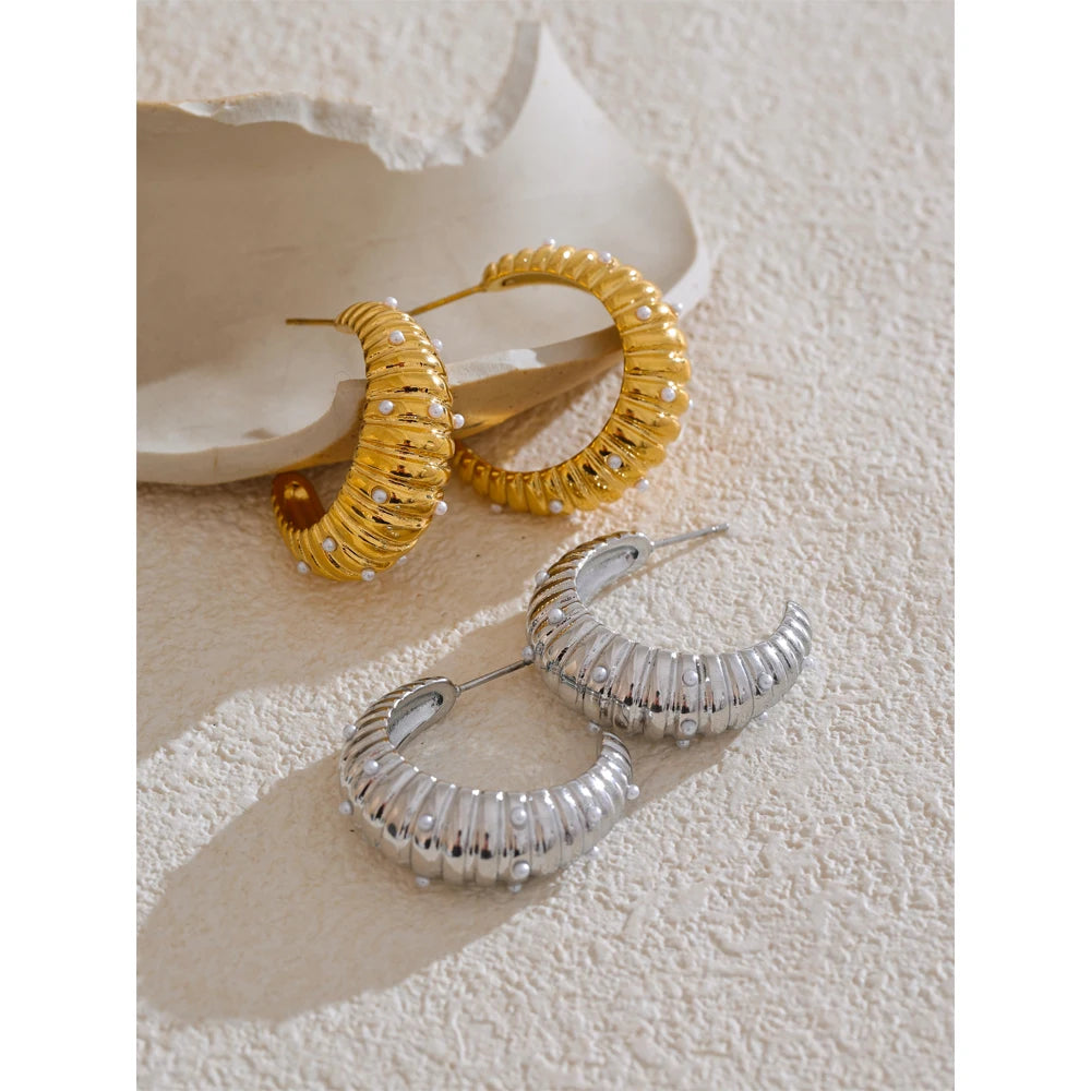 Brinco Banhado a Ouro 18k Meia Argola Zircônia - Clássica
