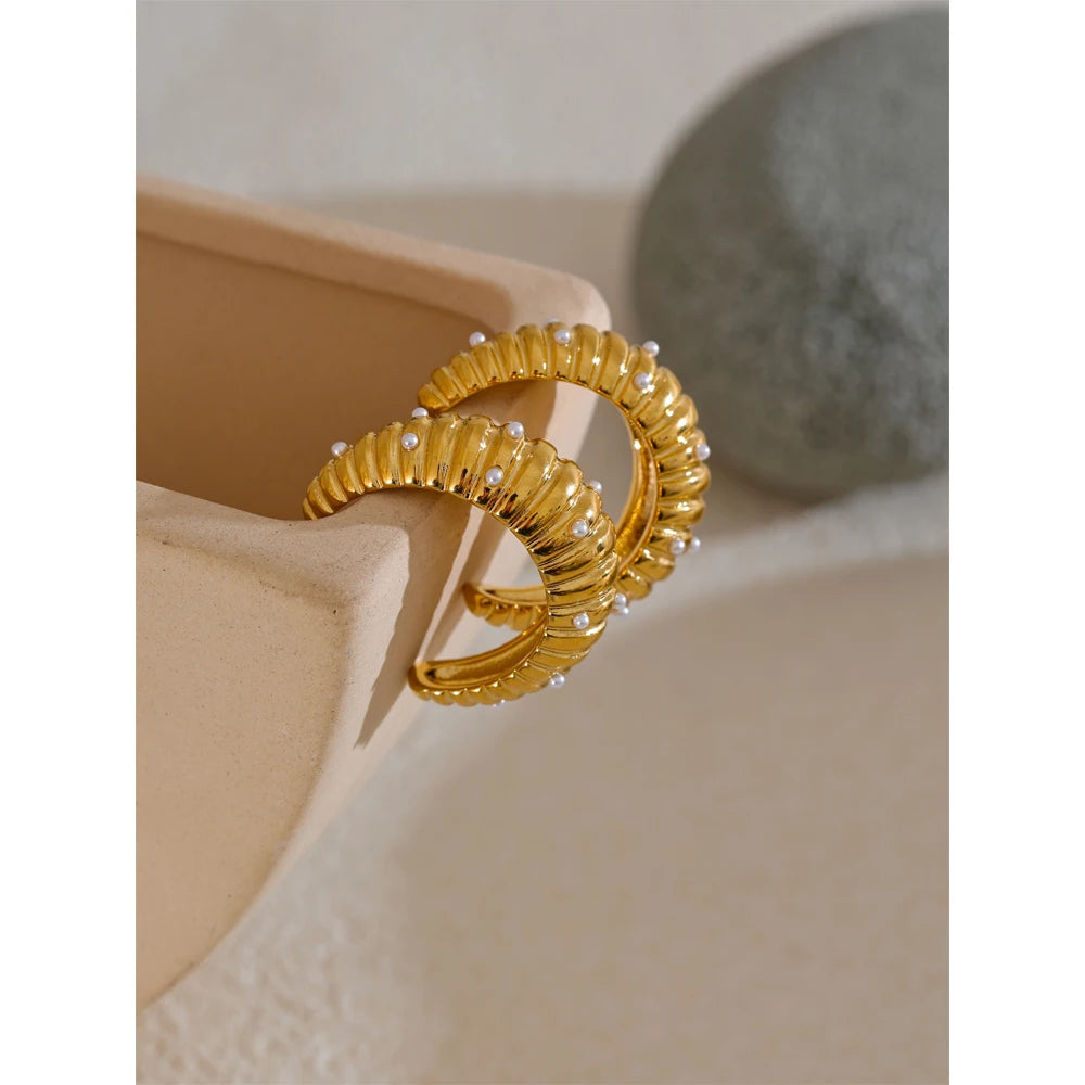 Brinco Banhado a Ouro 18k Meia Argola Zircônia - Clássica